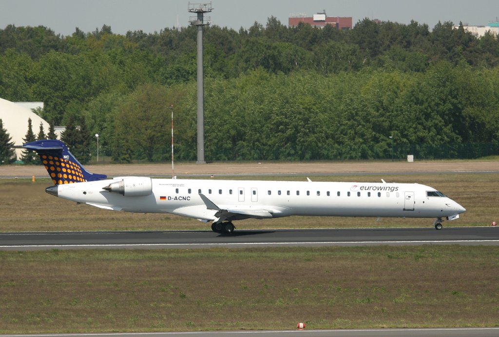 Lufthansa Regional(Eurowings) Canadair Regjet CRJ900NG D-ACNA nach der Landung in Berlin-Tegel am 07.05.2011