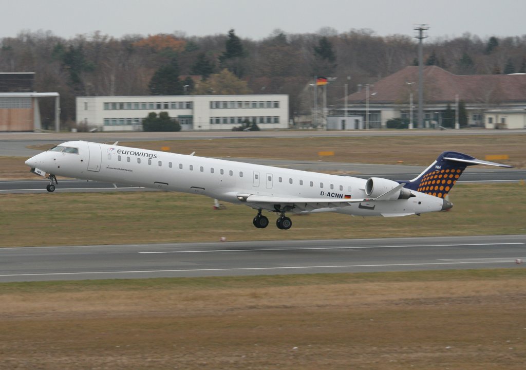 Lufthansa Regional(Eurowings) Canadair Regjet CRJ900NG D-ACNN beim Start in Berlin-Tegel am 27.11.2011
