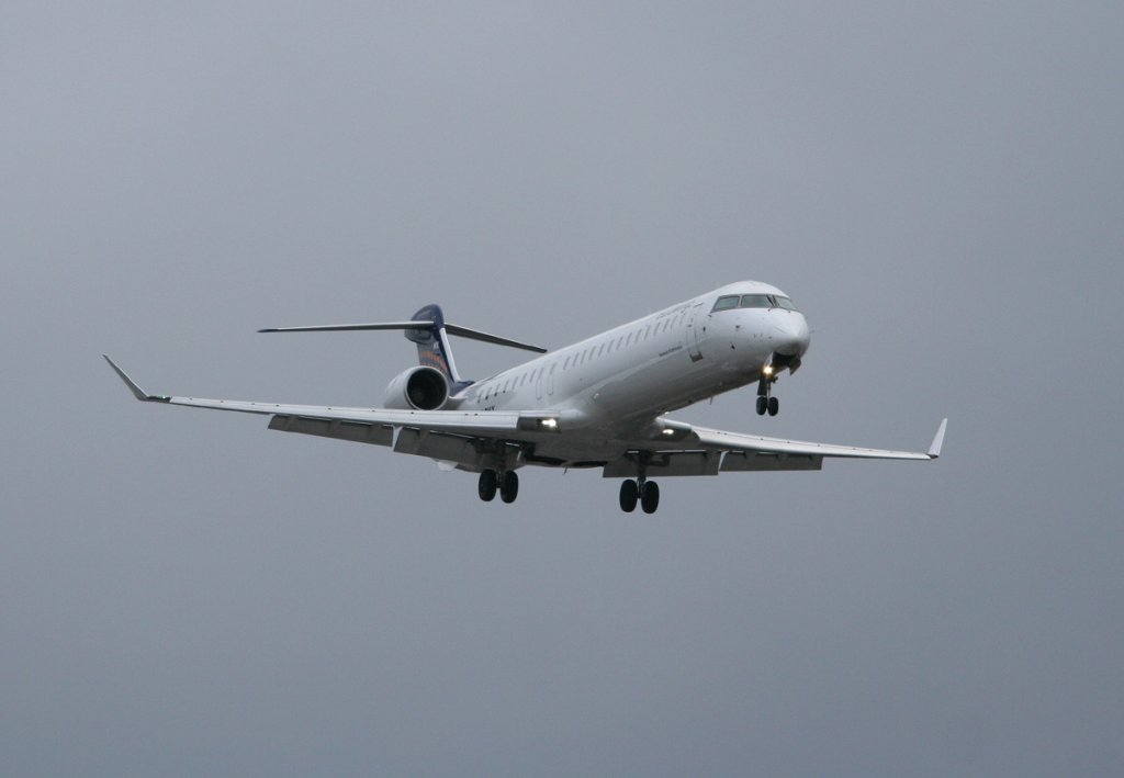 Lufthansa Regional(Eurowings) Canadair Regjet CRJ900NG D-ACNX kurz vor der Landung in Berlin-Tegel am 19.02.2012