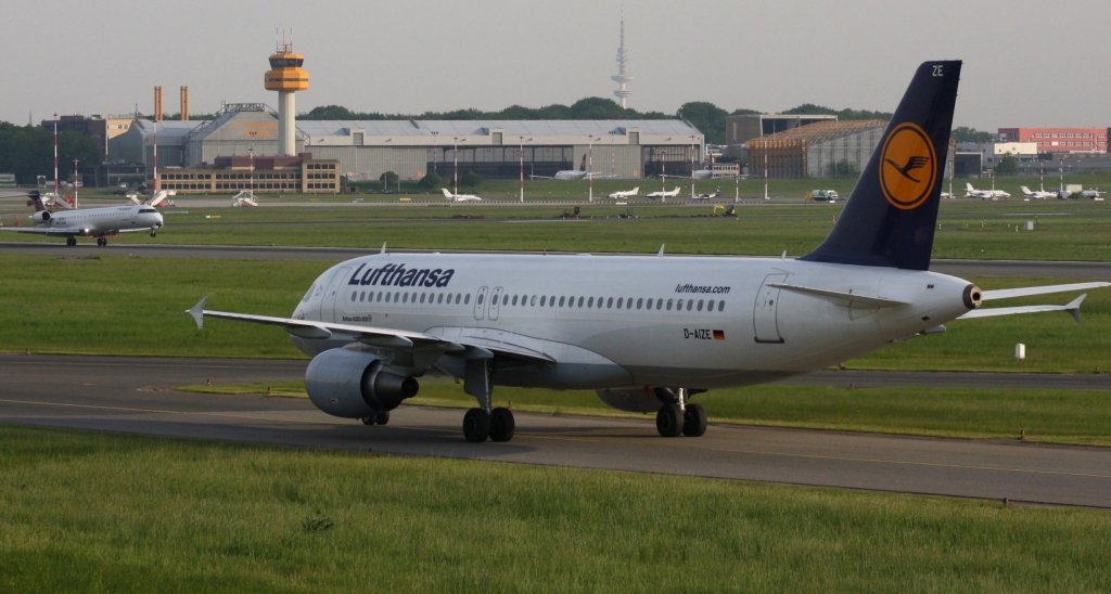 Lufthansa,D-AIZE,(c/n4261),Airbus A320-214,21.05.2012,HAM-EDDH,Hamburg,Germany