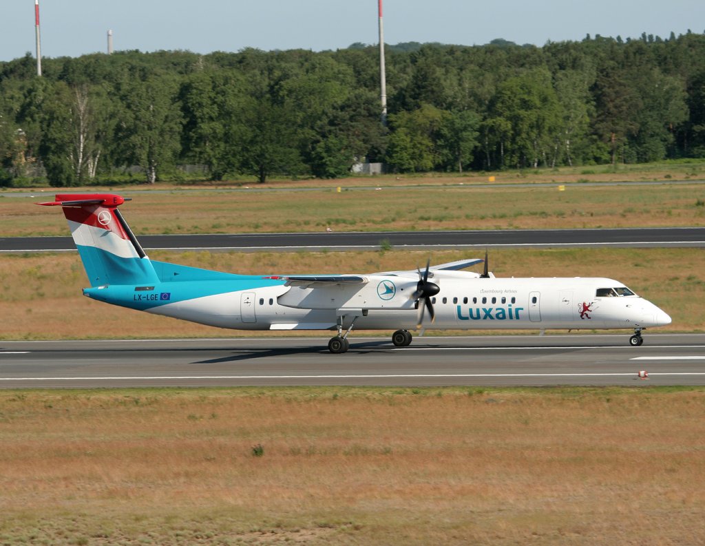 Luxair De Havilland Canada DHC-8-402Q LX-LGE beim Start in Berlin-Tegel am 02.06.2011