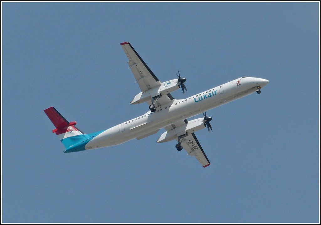 Luxair LX-LGF  De Havilland Canada DHC-8-402Q Dash 8 aufgenommen am 17.06.2013 nahe des Bahnhofs von Luxemburg.