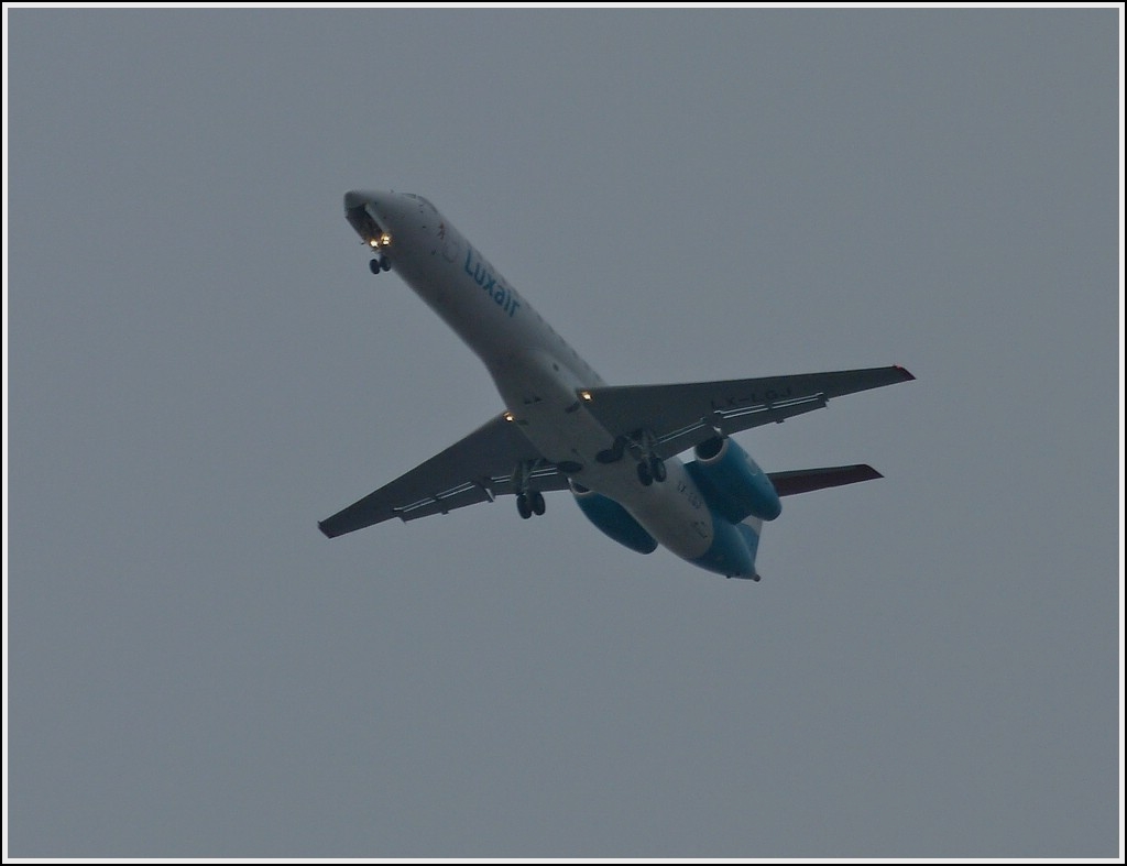 LX-LGJ  Luxair Embrrear EMB-145 LU aufgenommen am 08.04.2013 ber Luxemburg Stadt.