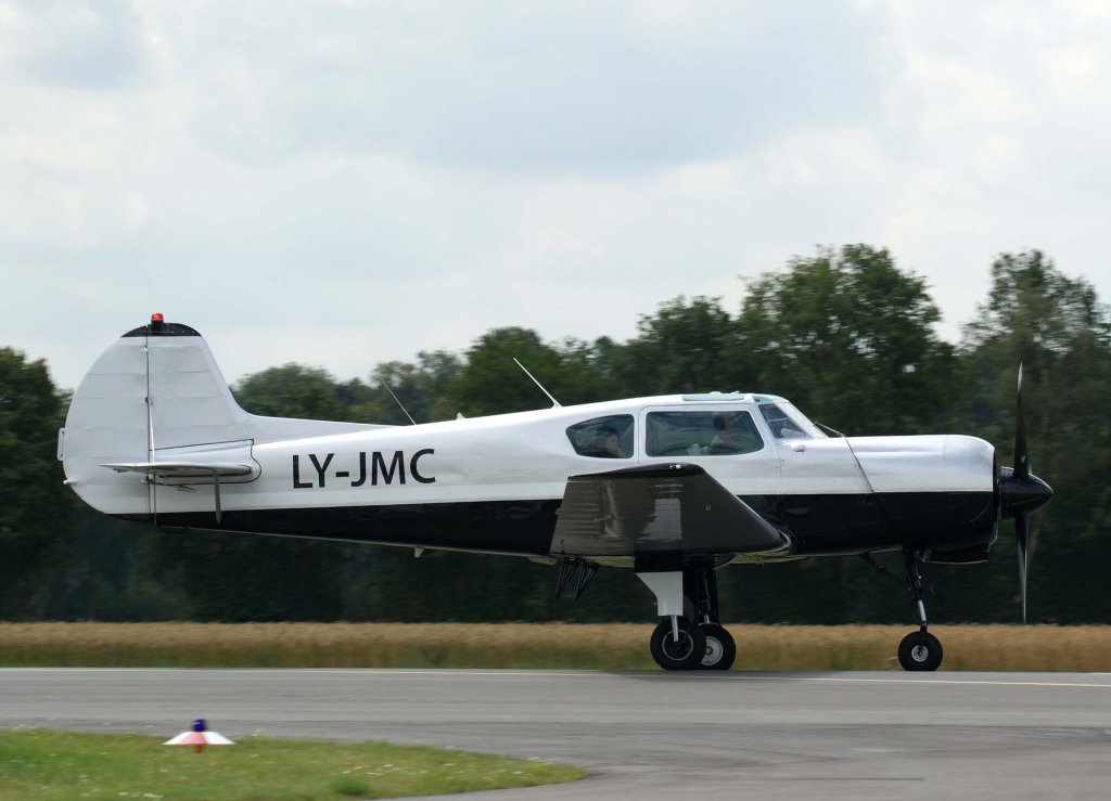 LY-JMC, Yakovlev Yak-18 T, 09.07.2011, EDLS, Stadtlohn-Vreden, Germany 

