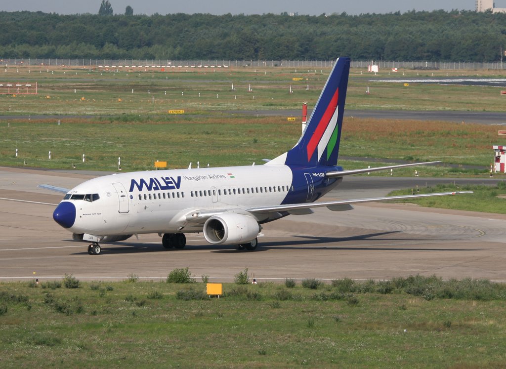 Malev B 737-7Q8 HA-LOS bei der Ankunft in Berlin-Tegel am 21.08.2010