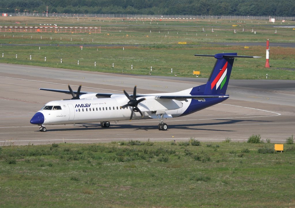 Malev De Havilland Canada DHC-8-402Q HA-LQB bei der Ankunft in Berlin-Tegel am 22.08.2010