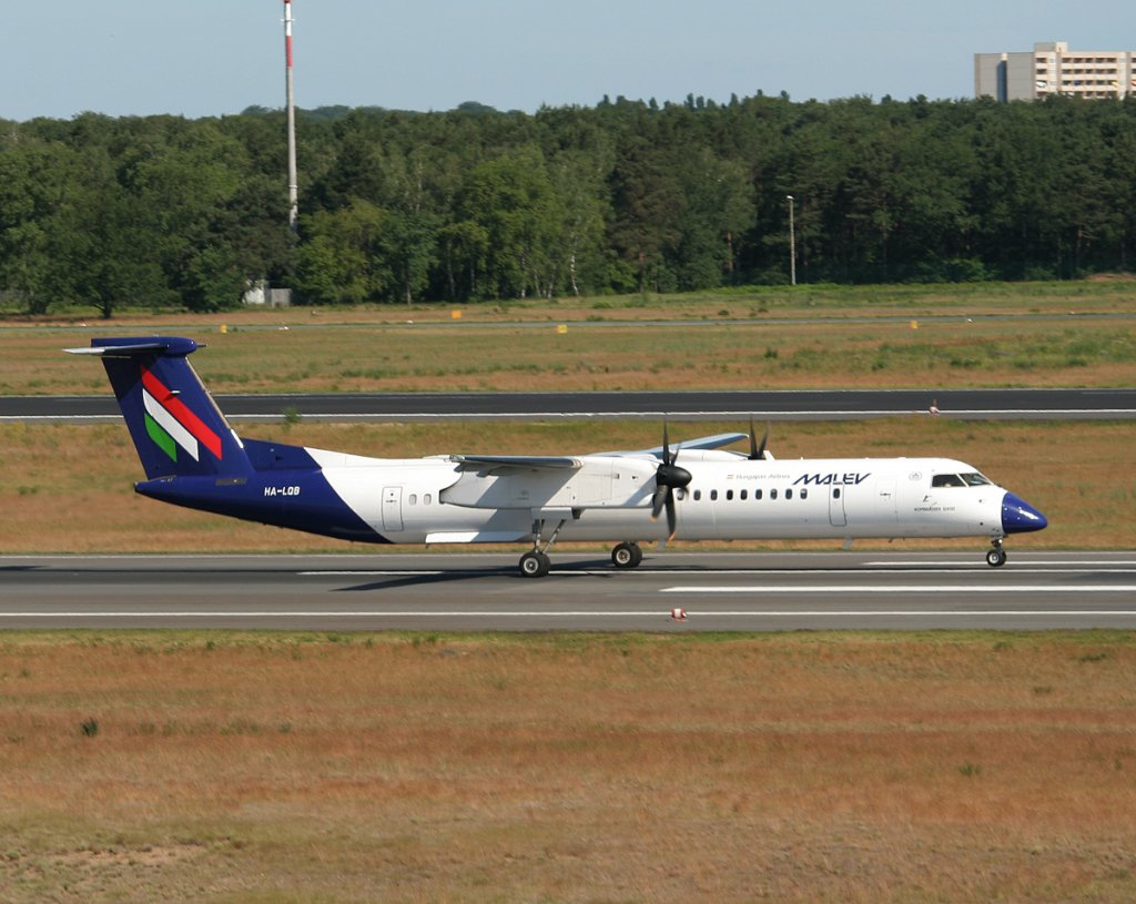 Malev De Havilland Canada DHC-8-402Q HA-LQB beim Start in Berlin-Tegel am 02.06.2011