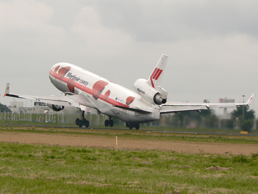 Martin Air Cargo MD-11F PH-MCU beim Takeoff auf 24 in AMS / EHAM / Amsterdam am 12.07.2007