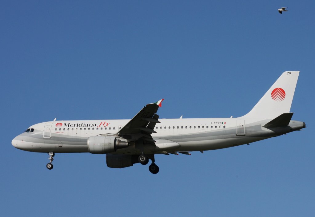 Meridiana fly,I-EEZG,(c/n2001),Airbus A320-214,09.10.2012,HAM-EDDH,Hamburg,Germany