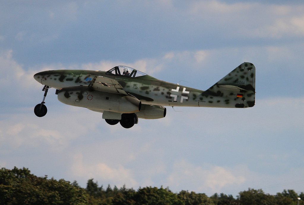 Messerschmitt Stiftung Me-262A-1c D-IMTT beim Start zur Flugvorfhrung auf der ILA 2012 am 13.09.2012