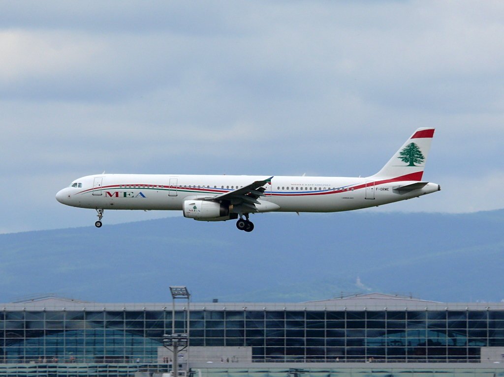 Middle East Airlines (MEA); F-ORME; Airbus A321-231. Flughafen Frankfurt/Main. 12.06.2010.