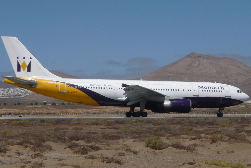 Monarch Airlines A300B4-605R G-MONS kurz vor dem Start in Arecife am 3.9.2009
