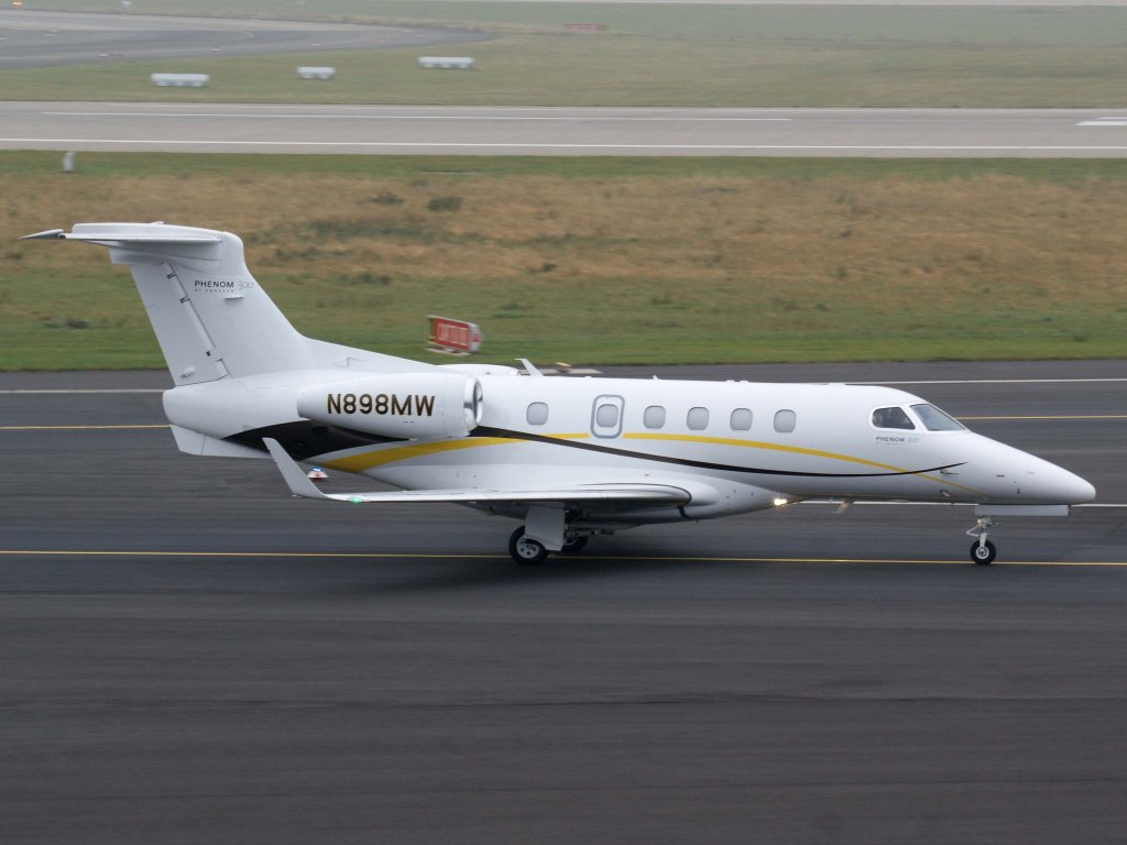 N898MW, Embraer Phenom 300, 13.11.2011, DUS-EDDL, Dsseldorf, Germany 
