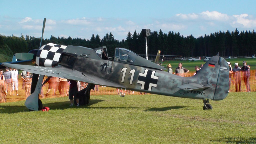 Nachbau der Focke Wulf 190 von Flugwerk, beim Flugtag in Breitscheid 2010