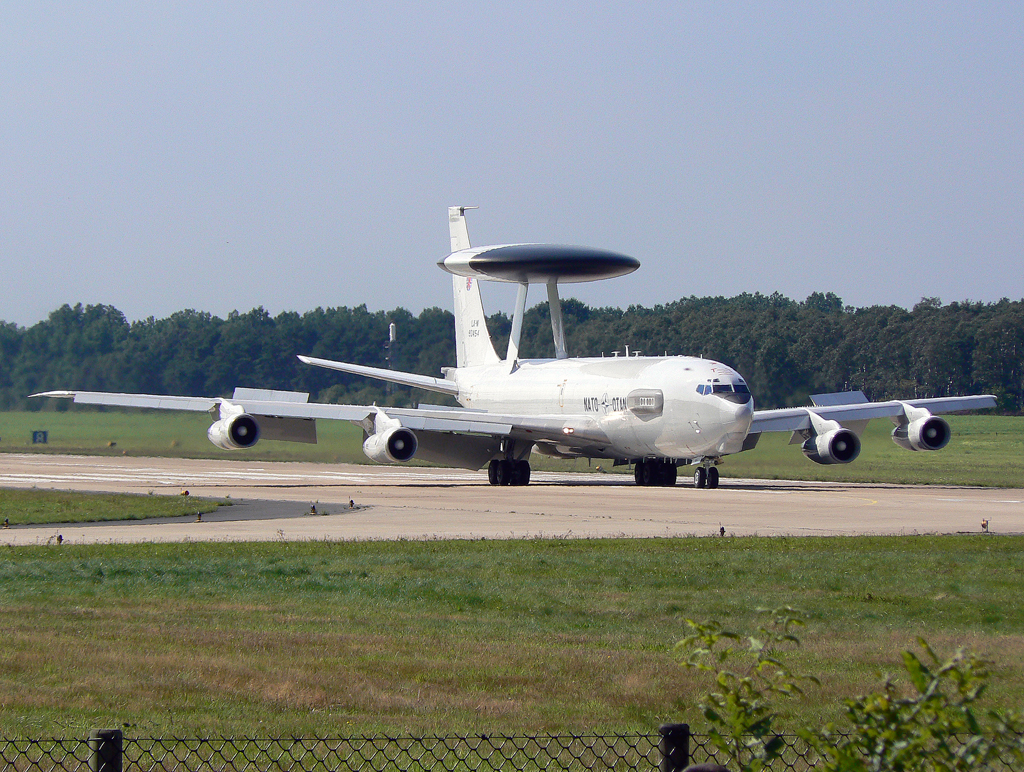 NATO E-3A LX-N 90454 nach der Landung auf 09 in GKE / ETNG / Geilenkirchen am 24.08.2007