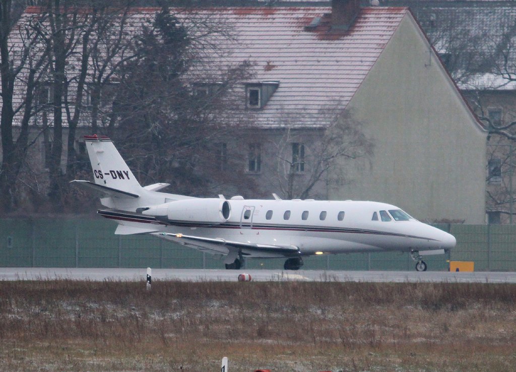 NetJets Europe Cessna 560XL Citation Excel CS-DNY kurz vor dem Start in Berlin-Tegel am 01.12.2012