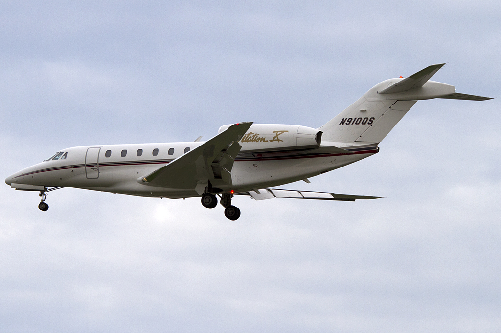 NetJets, N910QS, Cessna, 750 Citation X, 25.08.2011, YUL, Montreal, Canada 




