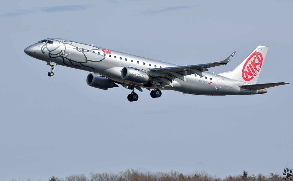 NIKI OE-IHC, Embraer ERJ 190LR bei Trainingsflug; Maribor Flughafen MBX. /11.3.2013
