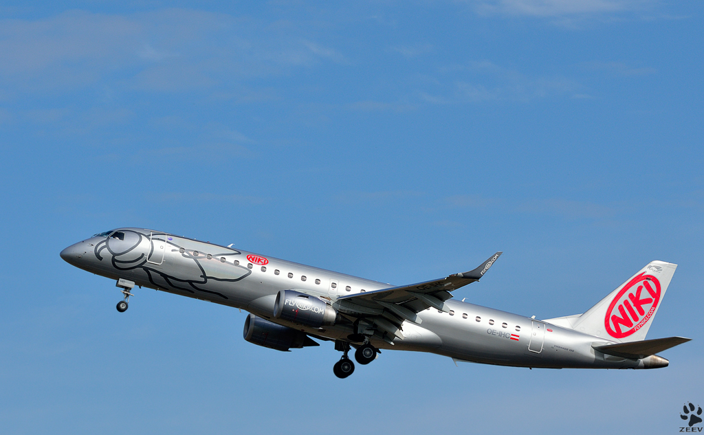 NIKI OE-IHC, Embraer ERJ190LR bei Trainingsflug; Maribor Flughafen MBX. /11.3.2013