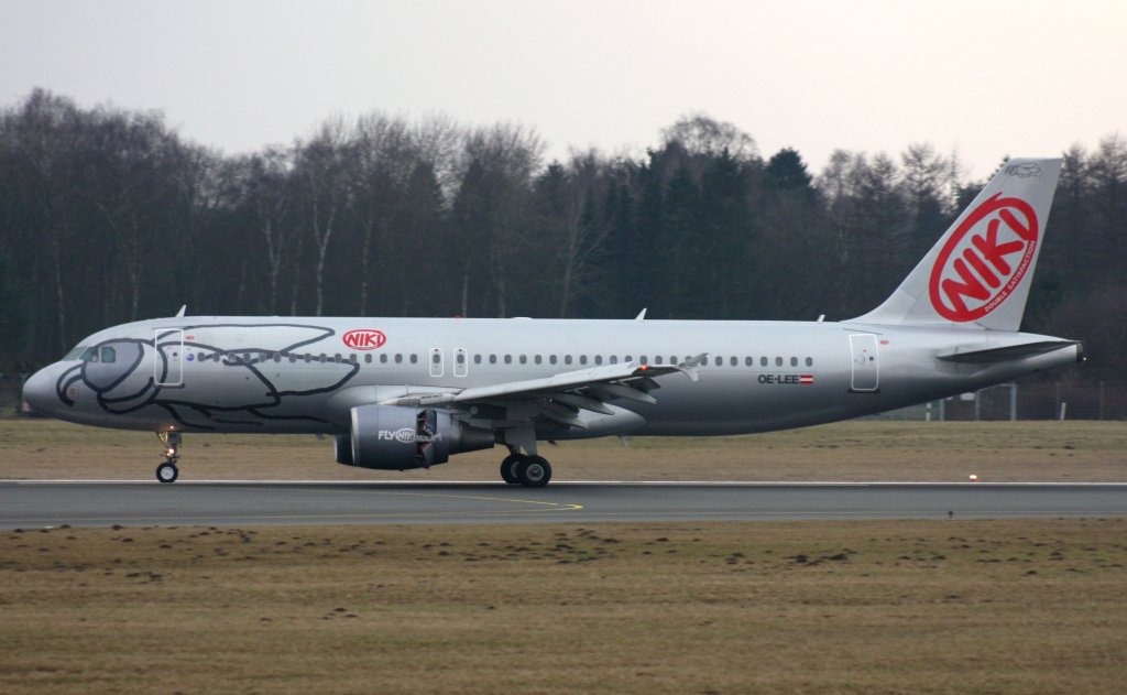 NIKI,OE-LEE,(c/n2749),Airbus A320-214,22.02.2013,HAM-EDDH,Hamburg,Germany