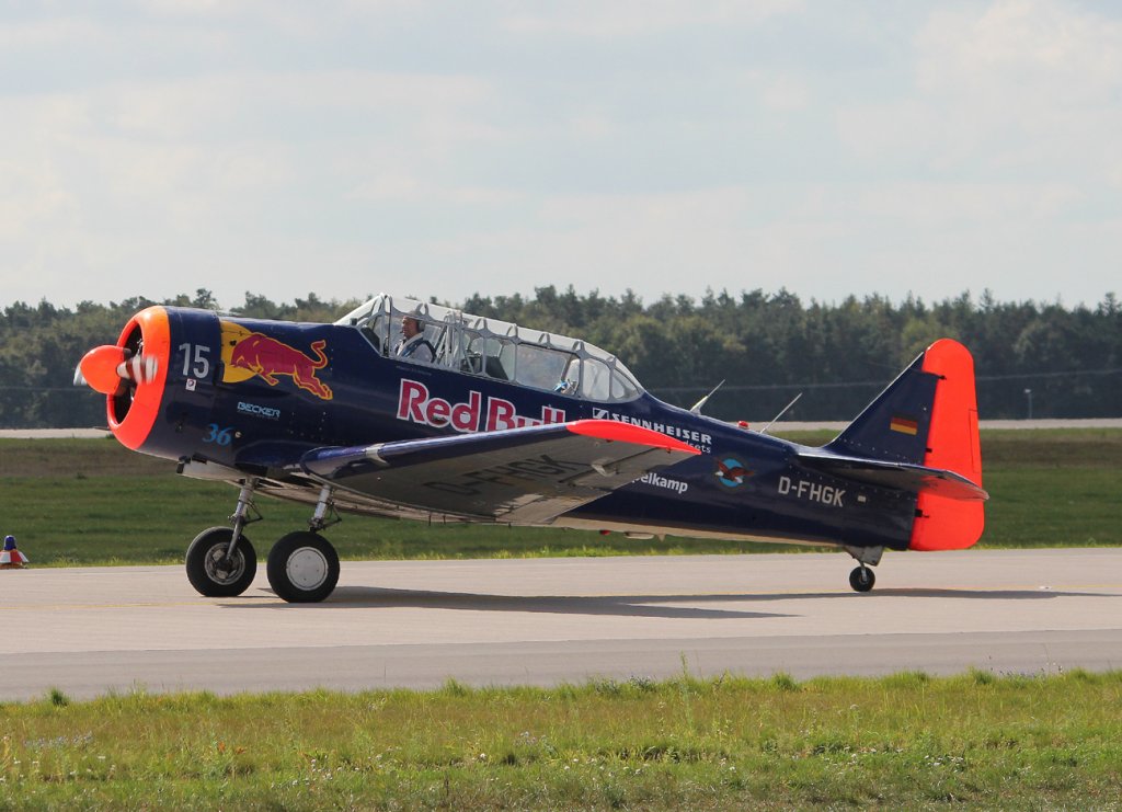 Noorduyn AT-16 Harvard IIB( North American AT-6A) D-FHGK am 13.09.2912 auf der ILA 2012