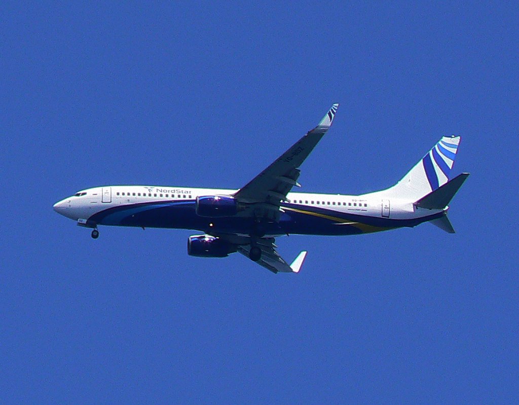 NordStar B 737-8K5 VQ-BDZ im Landeanflug auf Korfu am 14.07.2010. Die Aufnahmen enstanden vom Hotel Iberostar Regency Beech