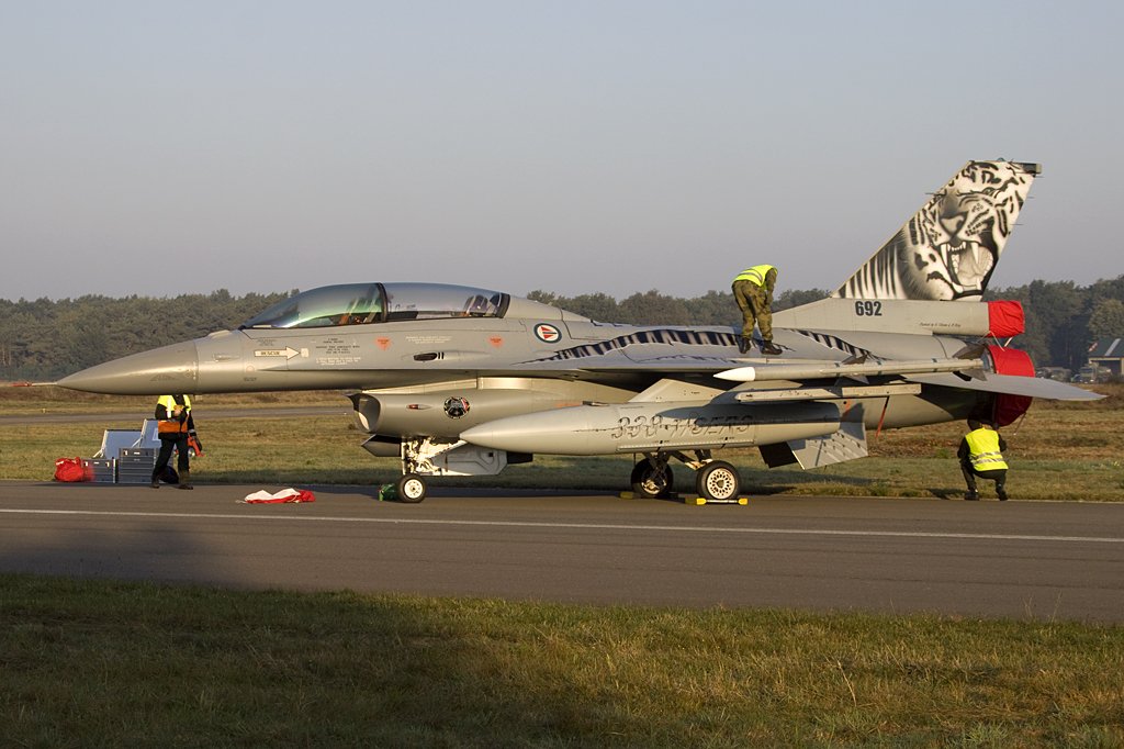 Norway - Air Force, 692, General-Dynamics, F-16AM Fighting-Falcon, 18.09.2009, EBBL, Kleine Brogel, Belgien