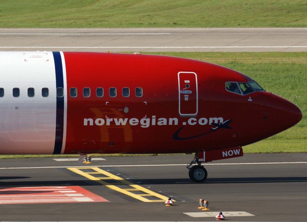 Norwegian Air Shuttle, LN-NOW, Boeing 737-800 WL  Oda Krohg  (Bug/Nose), 2010.09.22, DUS-EDDL, Dsseldorf, Germany 

