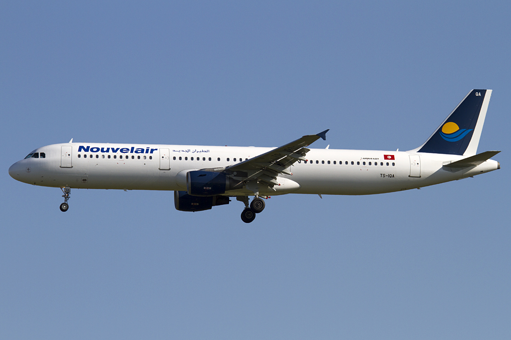 Nouvelair, TS-IQA, Airbus, A321-211, 28.08.2010, CDG, Paris, France 




