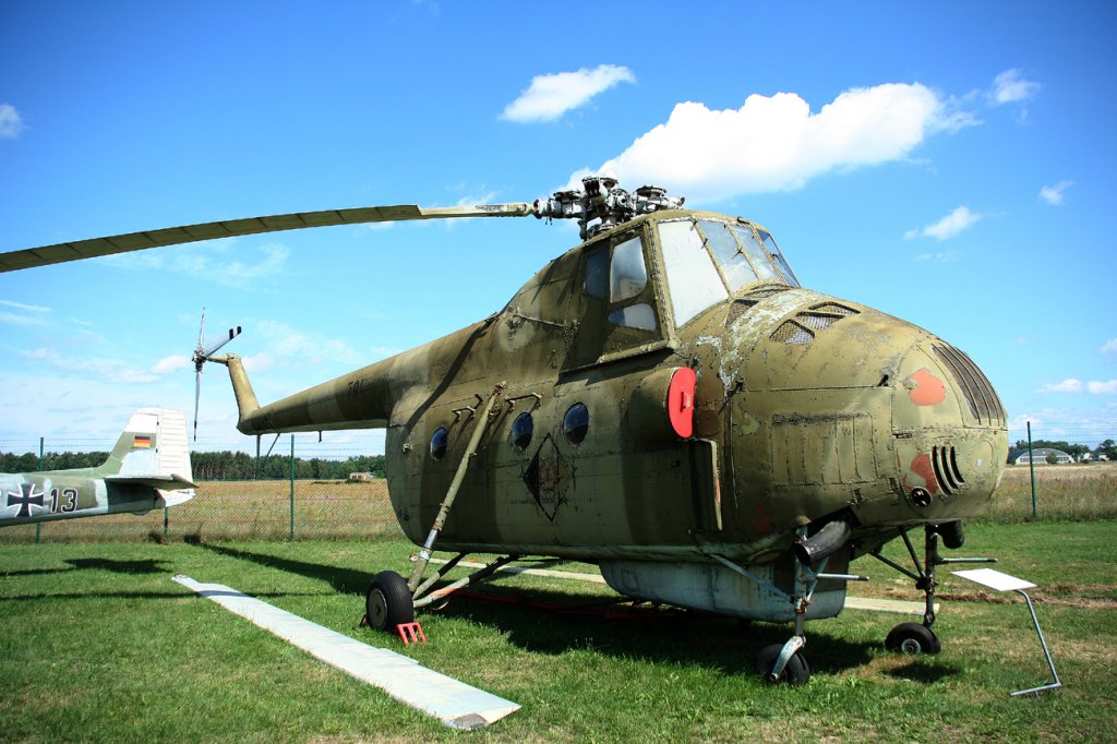 NVA Mil Mi-4A 785 am 24.07.2011 im Flugplatzmuseum Cottbus