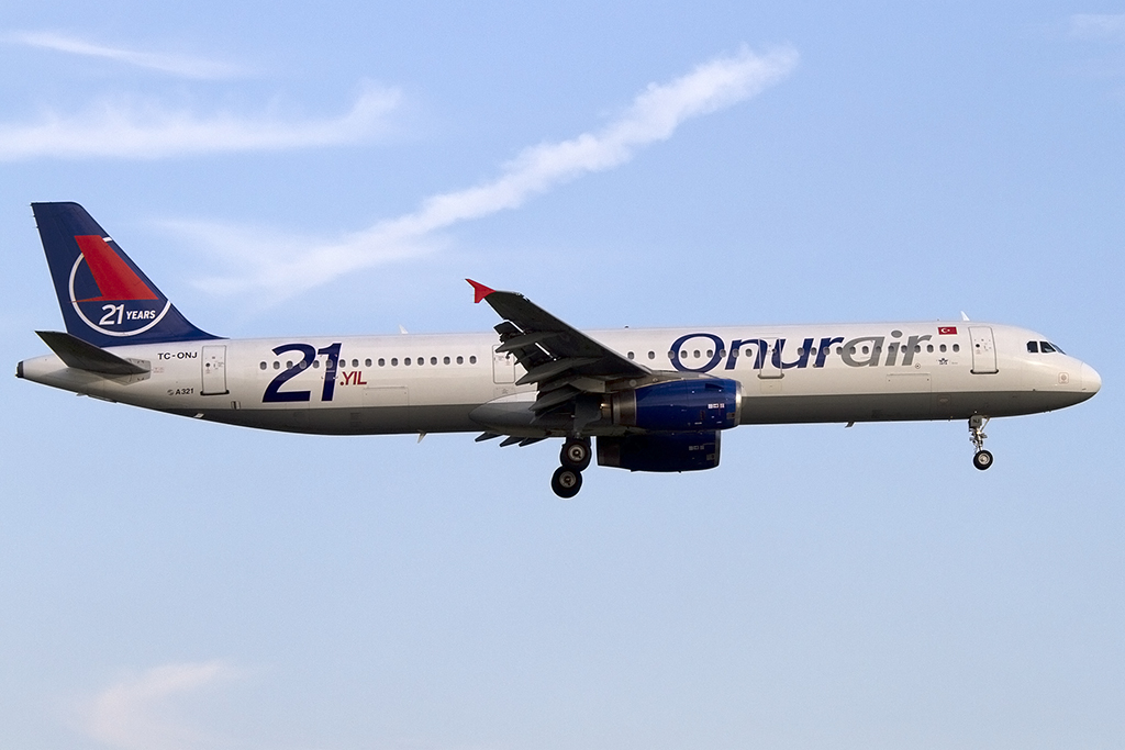 Onur Air, TC-ONJ, Airbus, A321-131, 25.07.2013, DUS, Dsseldorf, Germany 


