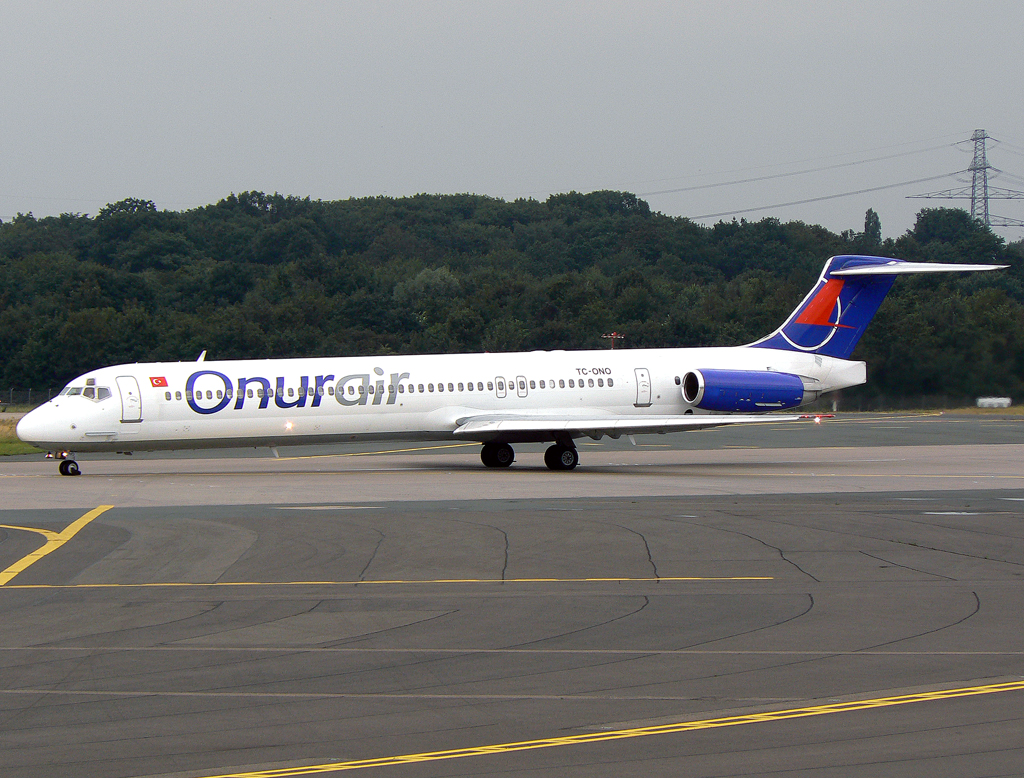 Onur MD-88 TC-ONO beim Takeoff auf 23L in DUS / EDDL / Düsseldorf am 13.07.2007