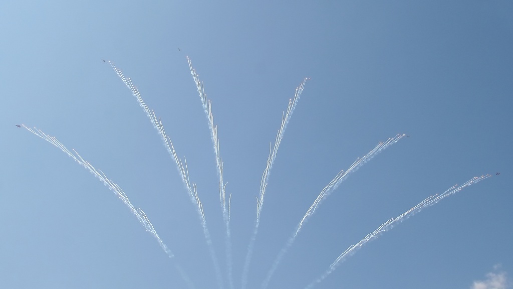 Patrouille Suisse bei Flugshow in Interlaken am 11.08.2012.