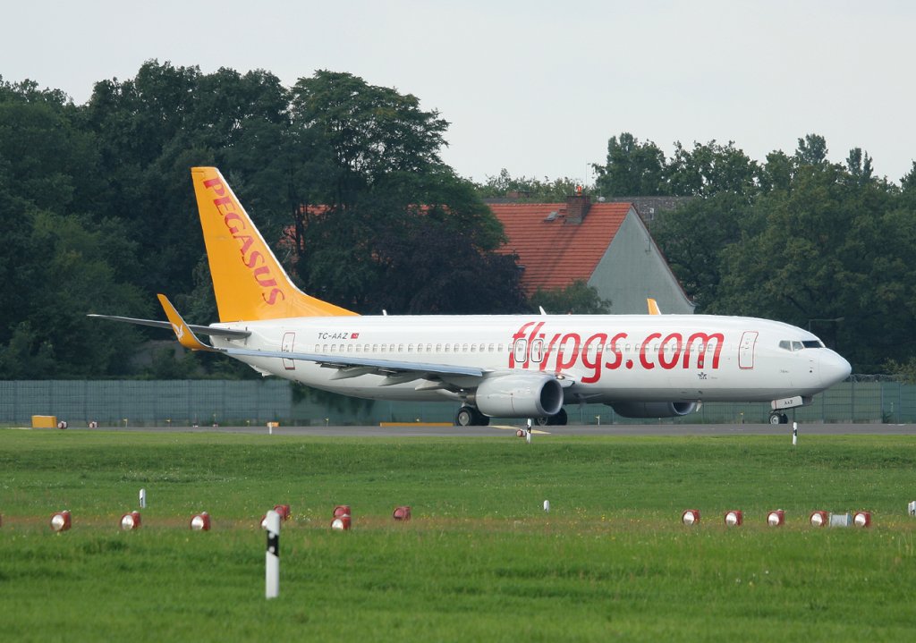 Pegasus Airlines B 737-82R TC-AAZ kurz vor dem Start in Berlin-Tegel am 13.08.2011