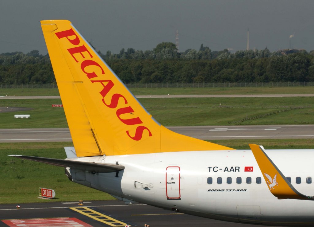 Pegasus Airlines, TC-AAR, Boeing 737-800 WL (Seitenleitwerk/Tail), 2010.09.22, DUS-EDDL, Dsseldorf, Germany 

