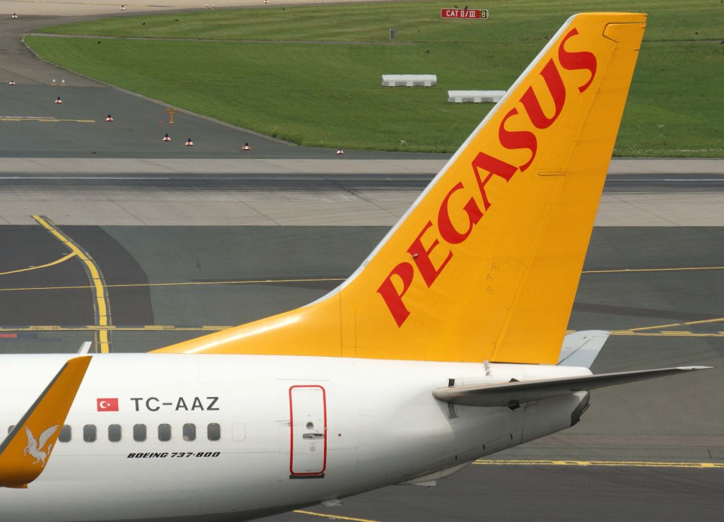 Pegasus Airlines, TC-AAZ  Mina , Boeing 737-800 wl (Seitenleitwerk/Tail), 28.07.2011, DUS-EDDL, Dsseldorf, Germany