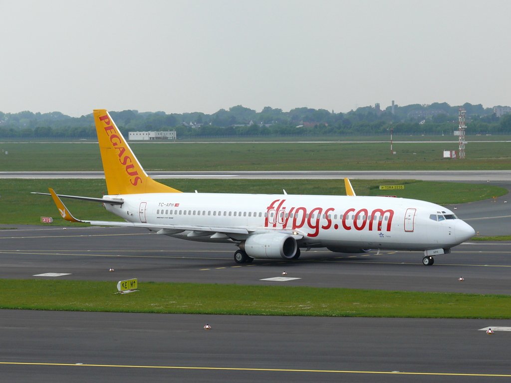 Pegasus Airlines; TC-APH; Boeing 737-8S3. Flughafen Dsseldorf. 28.05.2010.