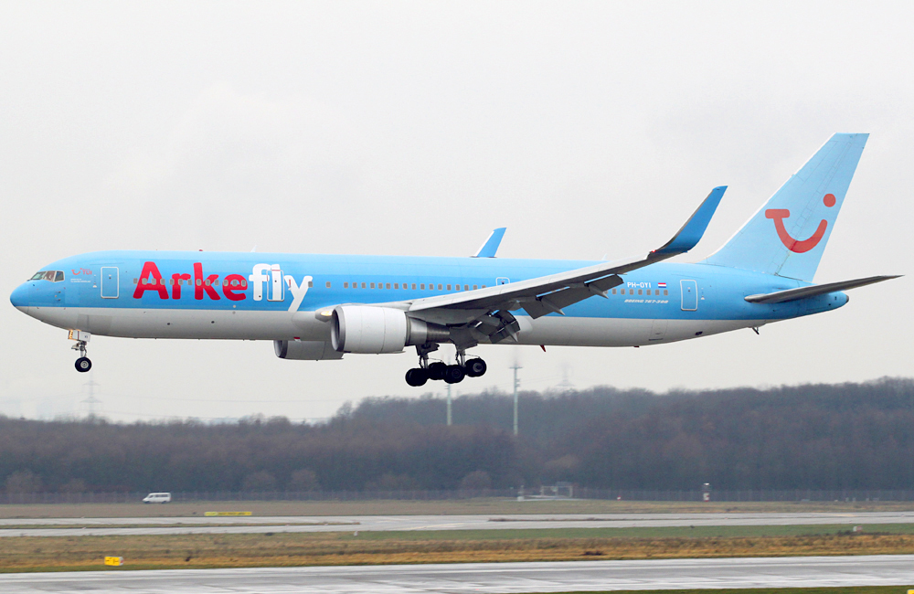 Performs today the flight AMS-DUS-CUN-LIR-DUS-AMS. ;D