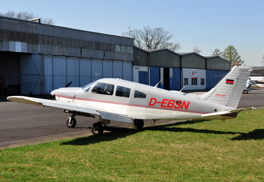 Piper PA 28-181 Archer II D-EBSN in Bonn-Hangelar - 26.03.2012