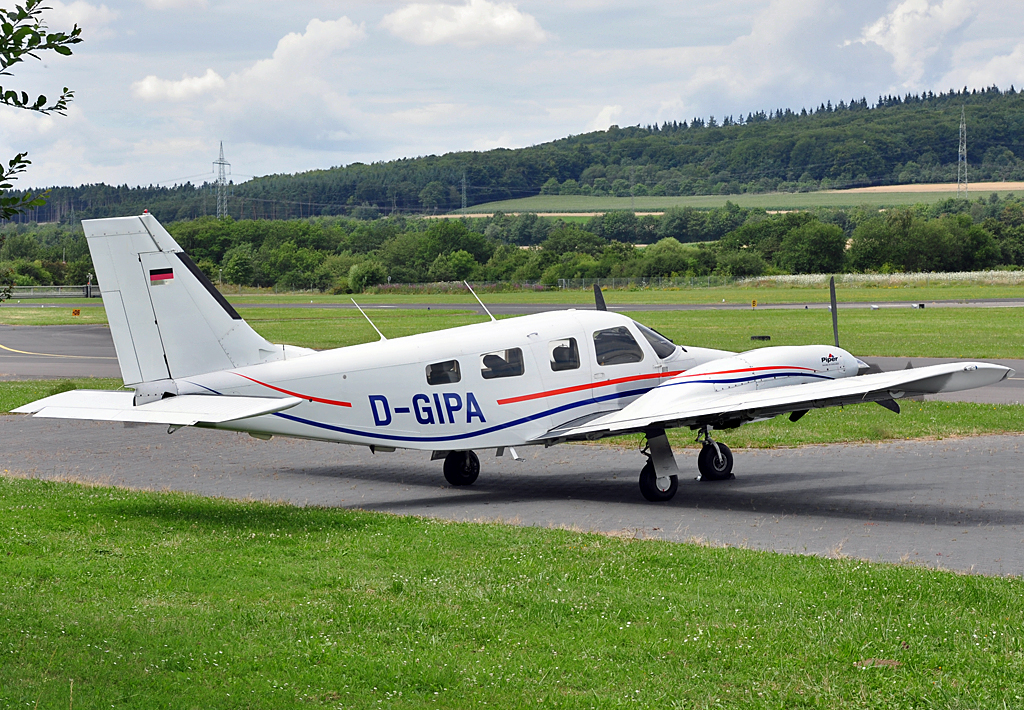 Piper PA-34-220 T Seneca III - D-GIPA in Koblenz-Winningen - 04.08.2012