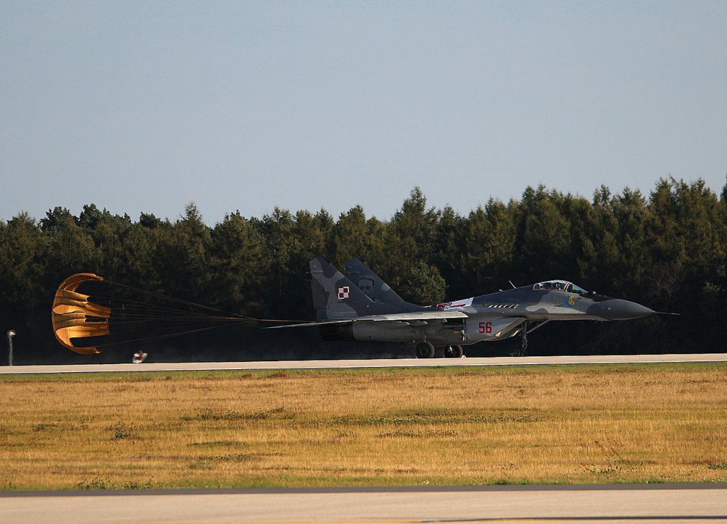 Poland Air Force Mig-29A 56 bei der Landung nach der Flugvorfhrung auf der ILA 2012 am 16.09.2012