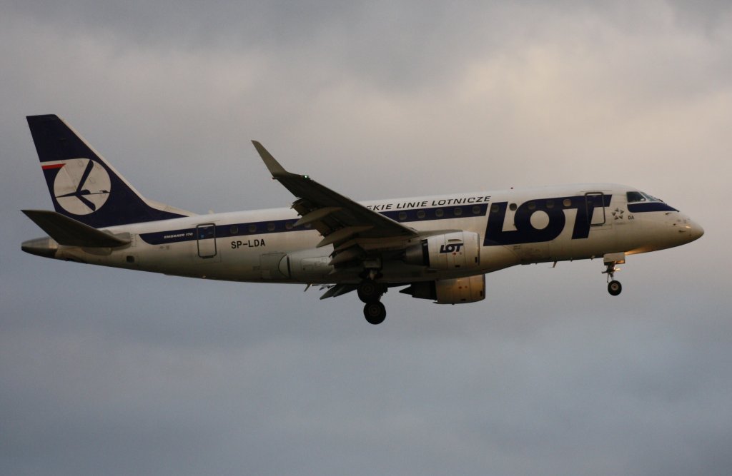 Polish Airlines (LOT), SP-LDA, Embraer ERJ-170-100ST, 14.09.2011, HAM-EDDH, Hamburg, Germany