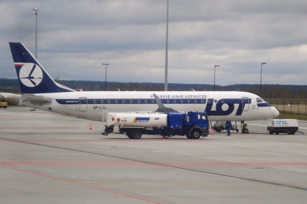 Polish Airlines (LOT),SP-LIL,(c/n 17000306),Embraer ERJ-170-200LR,13.04.2012,GDN-EPGD,Gdansk,Polen