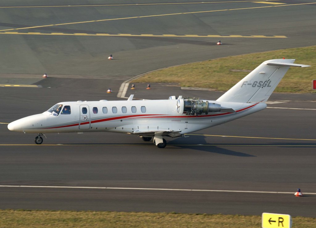 Polygone, F-GSGL, Cessna 525 B Citation CJ-3 (vom Motoren-Testlauf), 04.03.2011, DUS-EDDL, Dsseldorf, Germany 

