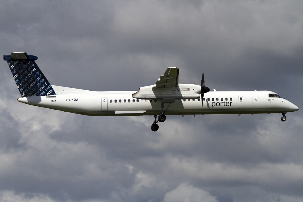 Porter Airlines, C-GKQA, Bombardier, DHC-8-402Q Dash 8, 06.09.2011, YUL, Montreal, Canada 





