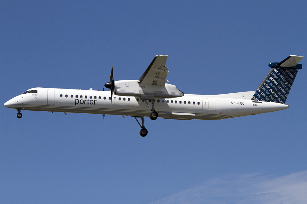 Porter Airlines, C-GKQC, deHavilland, DHC-8-402Q Dash 8, 24.08.2011, YUL, Montreal, Canada


