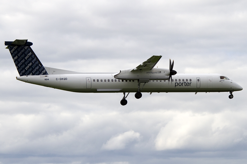 Porter Airlines, C-GKQD, Bombardier, DHC-8-402Q Dash 8, 06.09.2011, YUL, Montreal, Canada 






