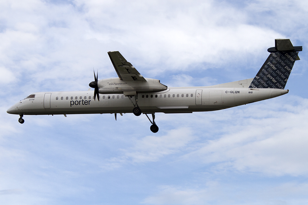 Porter Airlines, C-GLQN, deHavilland, DHC-8-402Q Dash 8, 25.08.2011, YUL, Montreal, Canada





