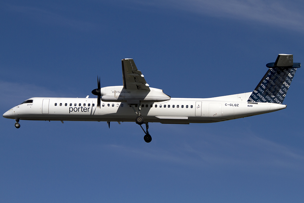 Porter Airlines, C-GLQZ, deHavilland, DHC-8-402Q Dash 8, 24.08.2011, YUL, Montreal, Canada


