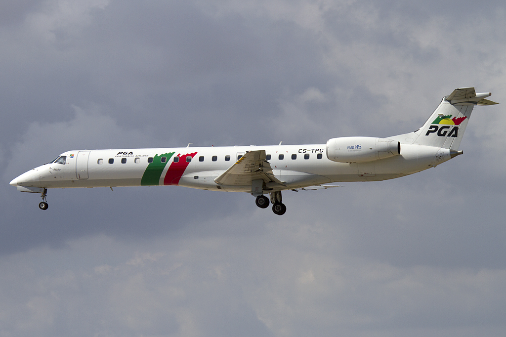 Portugalia Airlines, CS-TPG, Embraer, ERJ 145, 10.09.2010, BCN, Barcelona, Spain

